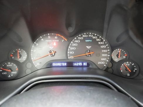 Used 2000 Chevrolet Corvette Convertible w/ Performance Handling Pkg image 13