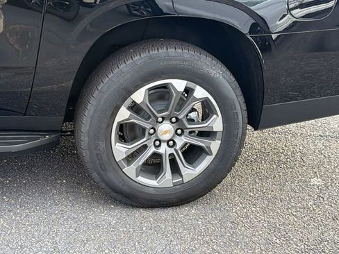 New 2026 Chevrolet Suburban LT w/ Comfort Package image 9