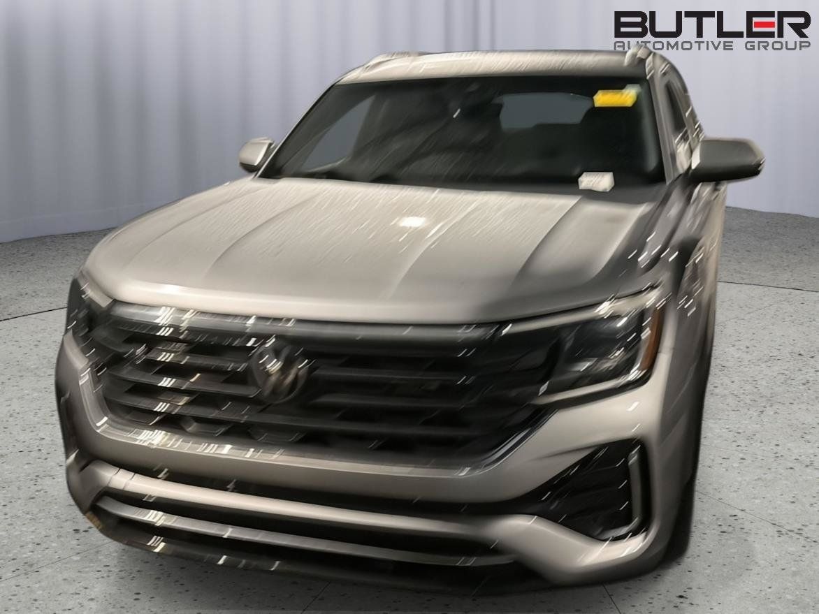 Used 2024 Volkswagen Atlas Cross Sport SEL R-Line AWD/4WD image 3