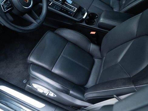 Certified 2024 Porsche Macan S AWD/4WD image 16