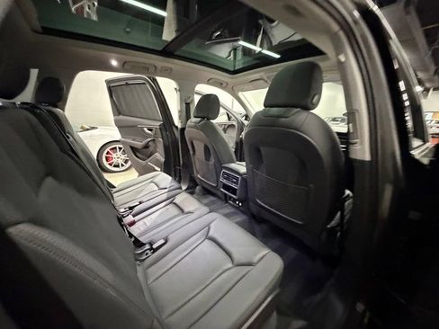Used 2020 Audi Q7 3.0T Prestige w/ Prestige Package AWD/4WD image 31
