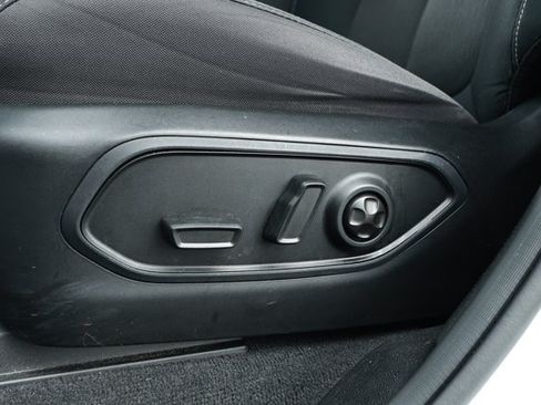 Used 2022 Jeep Grand Cherokee Laredo w/ Luxury Tech Group I AWD/4WD image 23