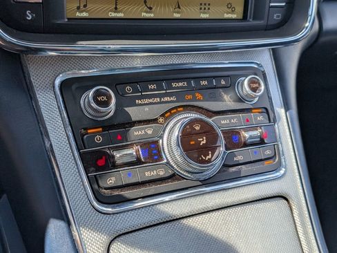 Used 2018 Lincoln Continental Black Label w/ Rear-seat Package image 21