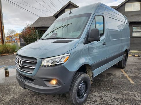 Used 2025 Mercedes-Benz Sprinter 2500 image 1