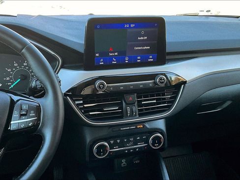 Used 2022 Ford Escape SE w/ SE Sport Appearance Package image 6