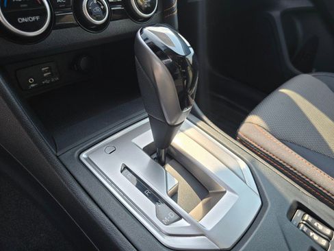 Used 2022 Subaru Crosstrek 2.0i Premium w/ Moonroof Package image 34