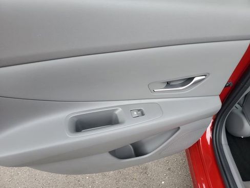 Certified 2025 Hyundai Elantra SEL FWD image 15