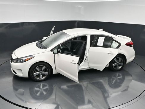 Used 2018 Kia Forte S FWD image 27