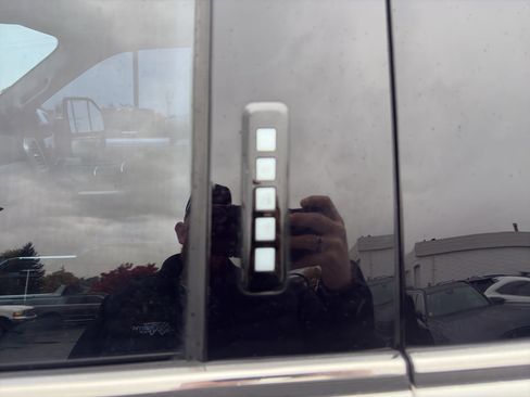 Used 2018 Ford F350 Platinum w/ Platinum Ultimate Package image 12