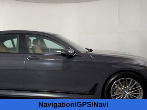 Used 2019 BMW 740i xDrive w/ Executive Package image 3