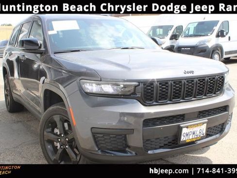 Used 2024 Jeep Grand Cherokee L Altitude AWD/4WD image 1