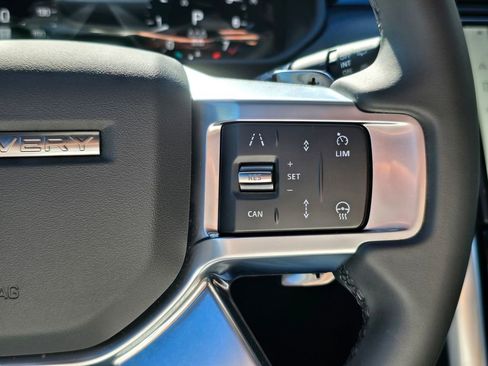Certified 2025 Land Rover Discovery S AWD/4WD image 18