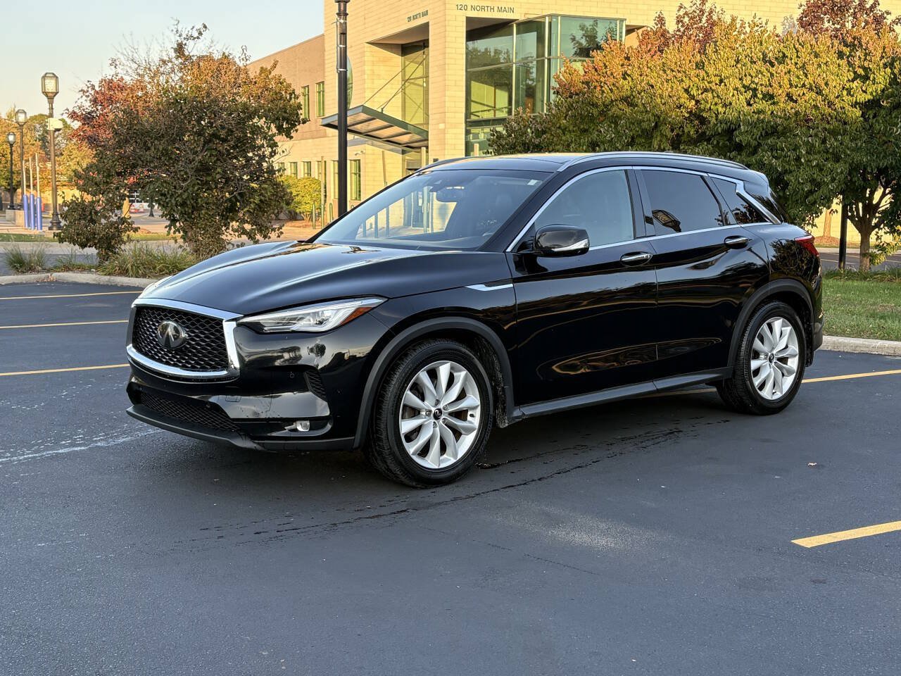 Used 2019 INFINITI QX50 Essential w/ Premium Heat Package AWD/4WD image 2