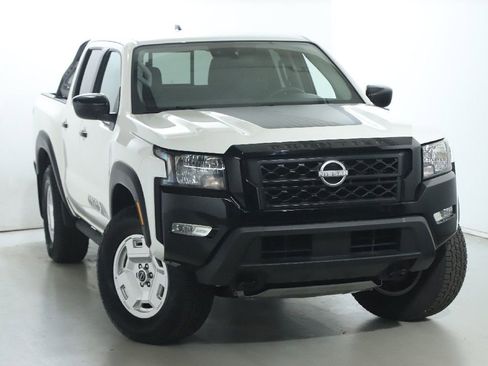 Certified 2024 Nissan Frontier SV w/ Hardbody Edition image 2