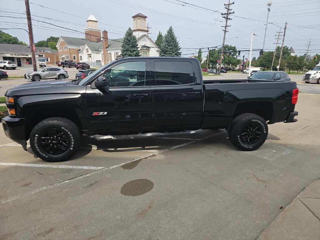 Used 2018 Chevrolet Silverado 2500 LT w/ Midnight Edition AWD/4WD image 14