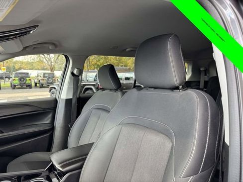 Used 2023 Jeep Grand Cherokee L Laredo image 6