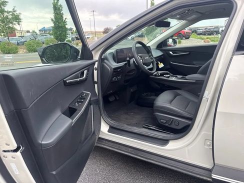 Used 2024 Kia EV6 Light AWD/4WD image 57
