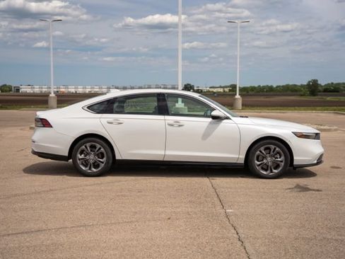 Used 2024 Honda Accord EX-L image 8