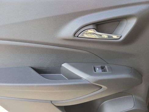 Used 2024 Chevrolet Trax ACTIV w/ Sunroof Package image 8