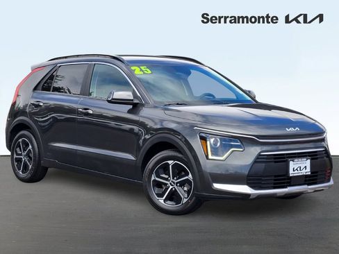Used 2025 Kia Niro EX FWD image 1