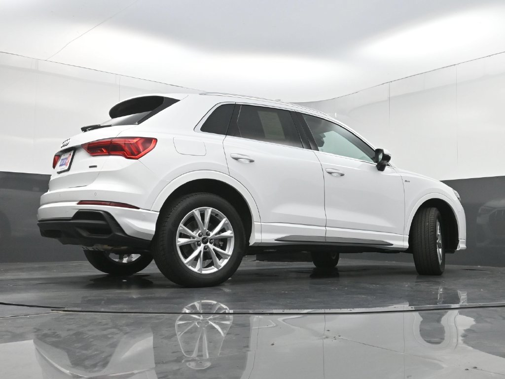 Used 2025 Audi Q3 2.0T Premium Plus w/ Premium Plus Package AWD/4WD image 30
