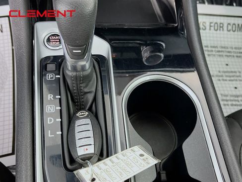 Used 2024 Nissan Altima 2.5 SV image 23