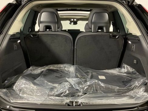 New 2026 Volvo XC90 B6 Plus w/ Protection Package Premier image 37