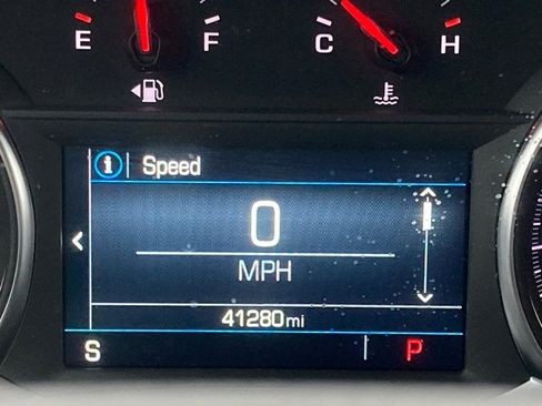 Used 2024 GMC Terrain SLE image 15