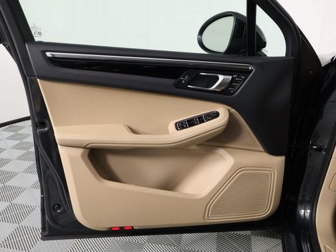 Certified 2026 Porsche Macan AWD/4WD image 20