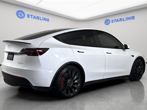 Used 2022 Tesla Model Y Performance image 12