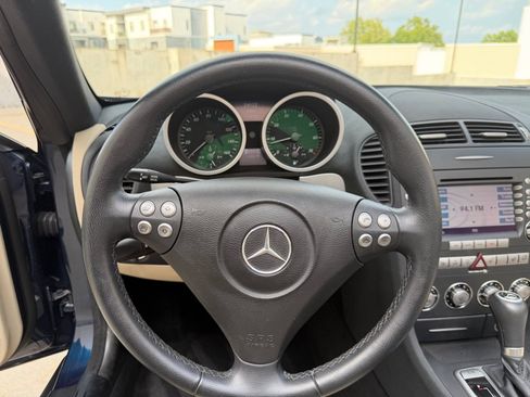 Used 2005 Mercedes-Benz SLK 350 image 9