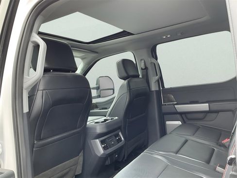 Certified 2024 Ford F250 Lariat w/ Black Appearance Package image 33