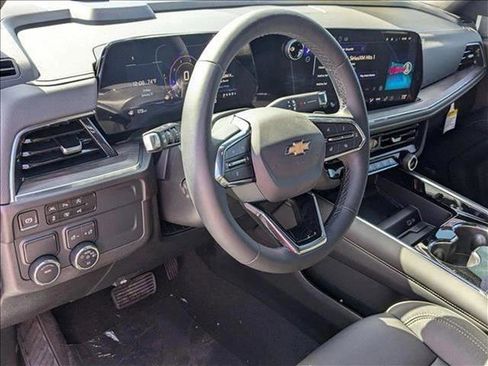 New 2025 Chevrolet Suburban Premier image 3