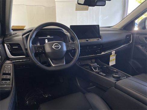 Certified 2025 Nissan Rogue SL w/ SL Premium Package image 19