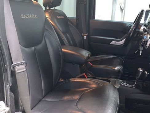 Used 2017 Jeep Wrangler Unlimited Sahara w/ Dual Top Group image 42