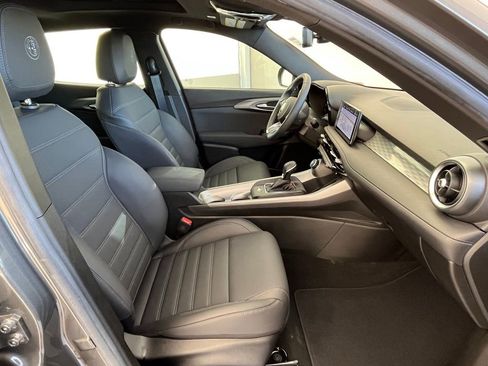 New 2024 Alfa Romeo Tonale Ti w/ Premium Interior Package image 27