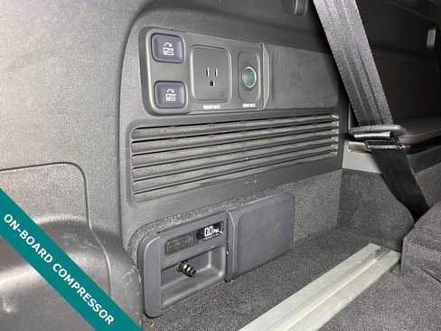 Used 2024 Rivian R1S Adventure image 25