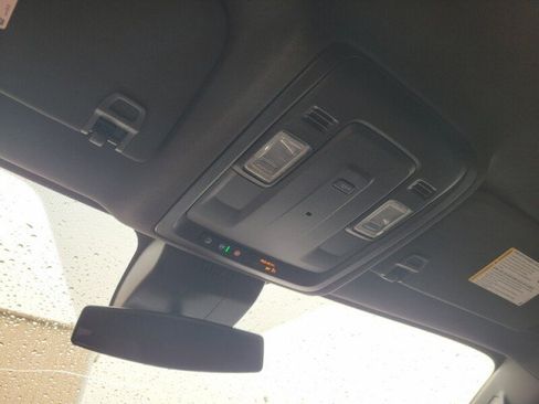 Used 2023 GMC Yukon SLE w/ Gmc Pro Safety Plus Package RWD image 18