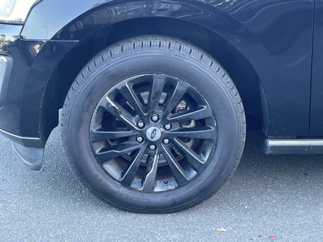 Used 2019 Ford Expedition Limited RWD image 10