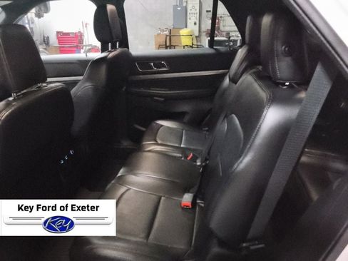 Used 2018 Ford Explorer XLT w/ Equipment Group 202A AWD/4WD image 16