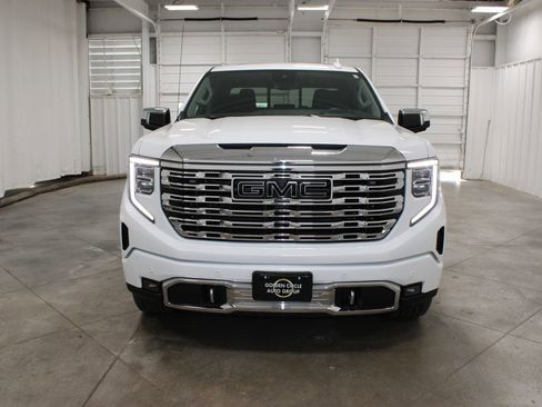 Used 2023 GMC Sierra 1500 Denali w/ Denali Reserve Package AWD/4WD image 3