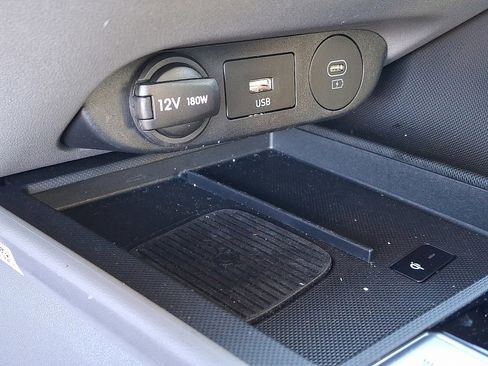 Certified 2025 Hyundai Elantra Sport image 25