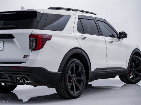 Used 2020 Ford Explorer ST w/ ST Street Pack image 9
