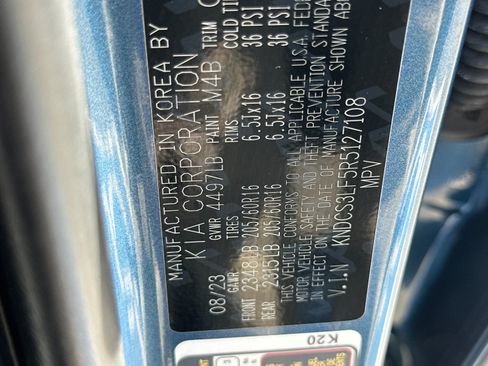 Used 2024 Kia Niro EX FWD image 29