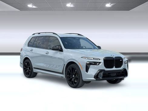 Used 2025 BMW X7 M60i AWD/4WD image 7