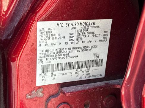 Used 2016 Ford F250 XLT w/ XLT Premium Package AWD/4WD image 26