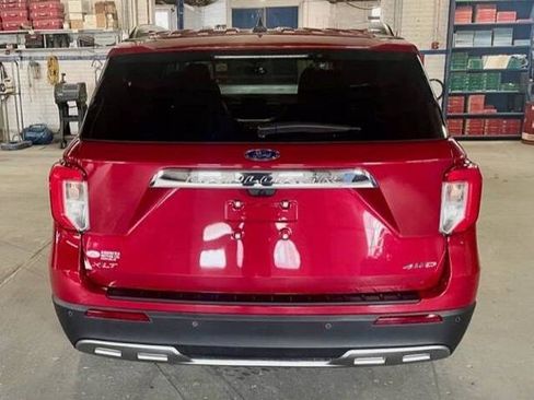 Certified 2024 Ford Explorer XLT w/ Equipment Group 202A AWD/4WD image 5