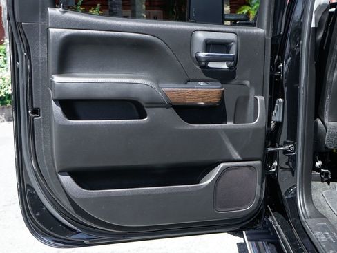 Used 2017 GMC Sierra 2500 Denali w/ Duramax Plus Package AWD/4WD image 35