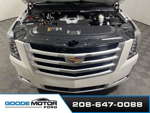Used 2019 Cadillac Escalade Premium Luxury AWD/4WD image 27