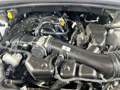 Used 2023 Jeep Grand Cherokee L Limited RWD image 32